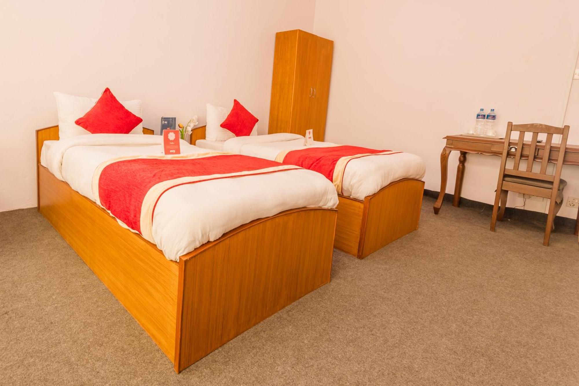 Oyo 135 Lost Garden Apartment And Guest House Kathmandu Exteriör bild